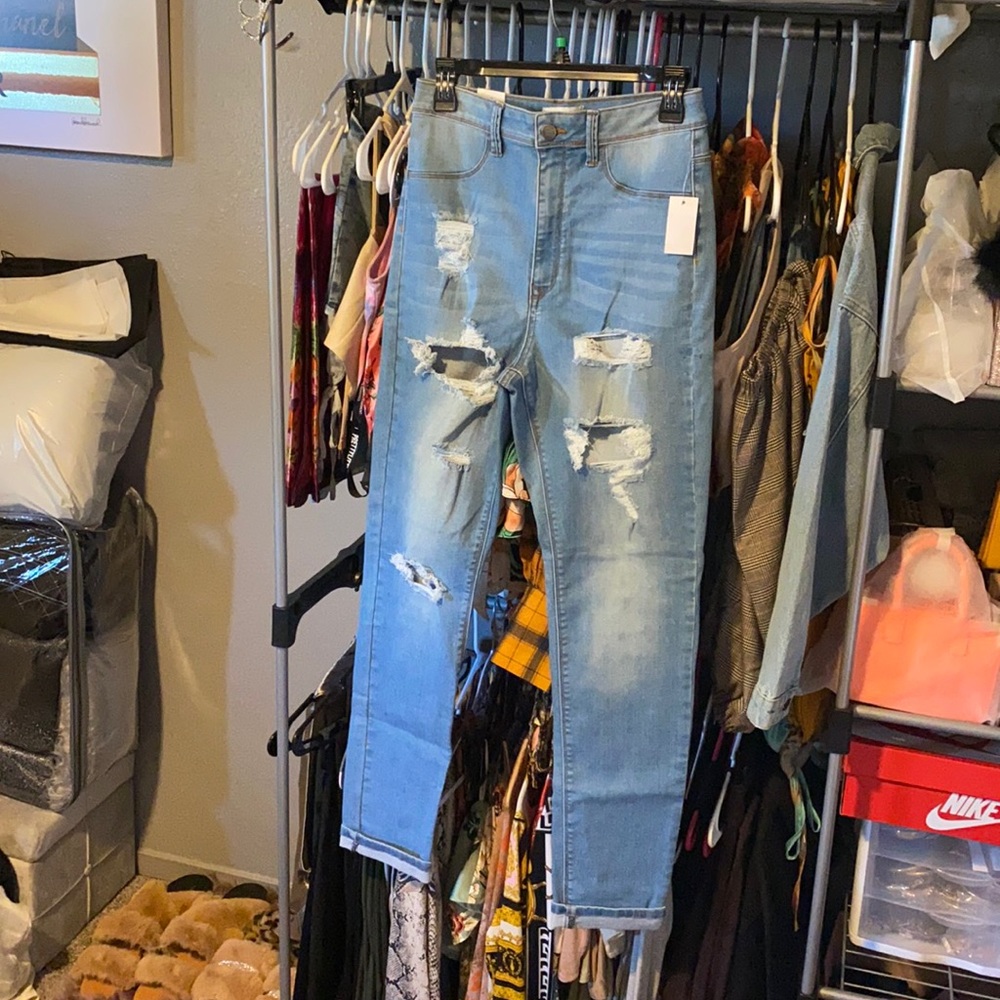 Light wash Super high waisted skinny jeans